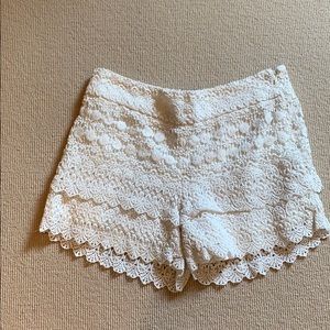 Anne Taylor loft Riviera short size 6